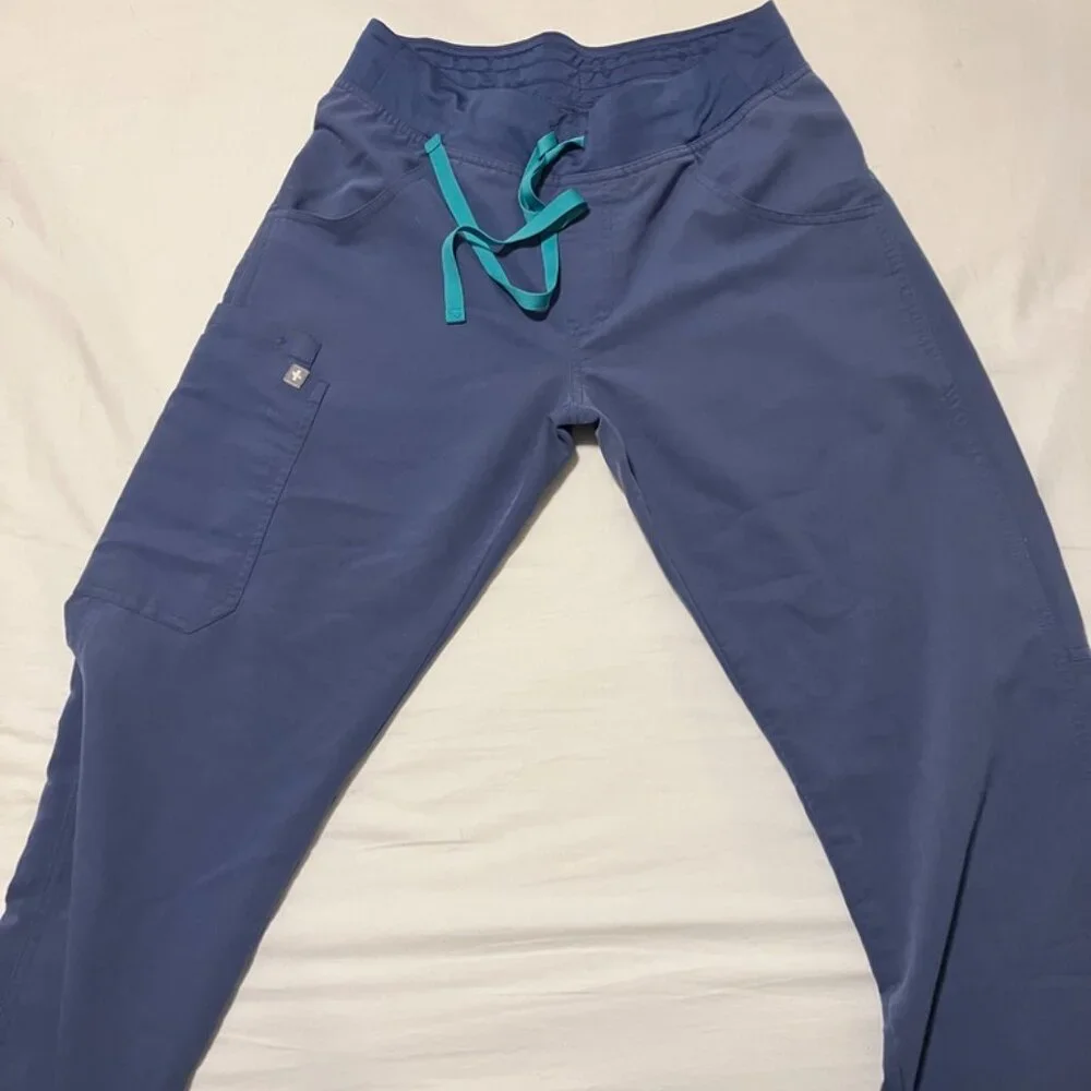 FIGS Scrubs Women’s Pants Big Sky Kade Cargo - Picture 1 of 3